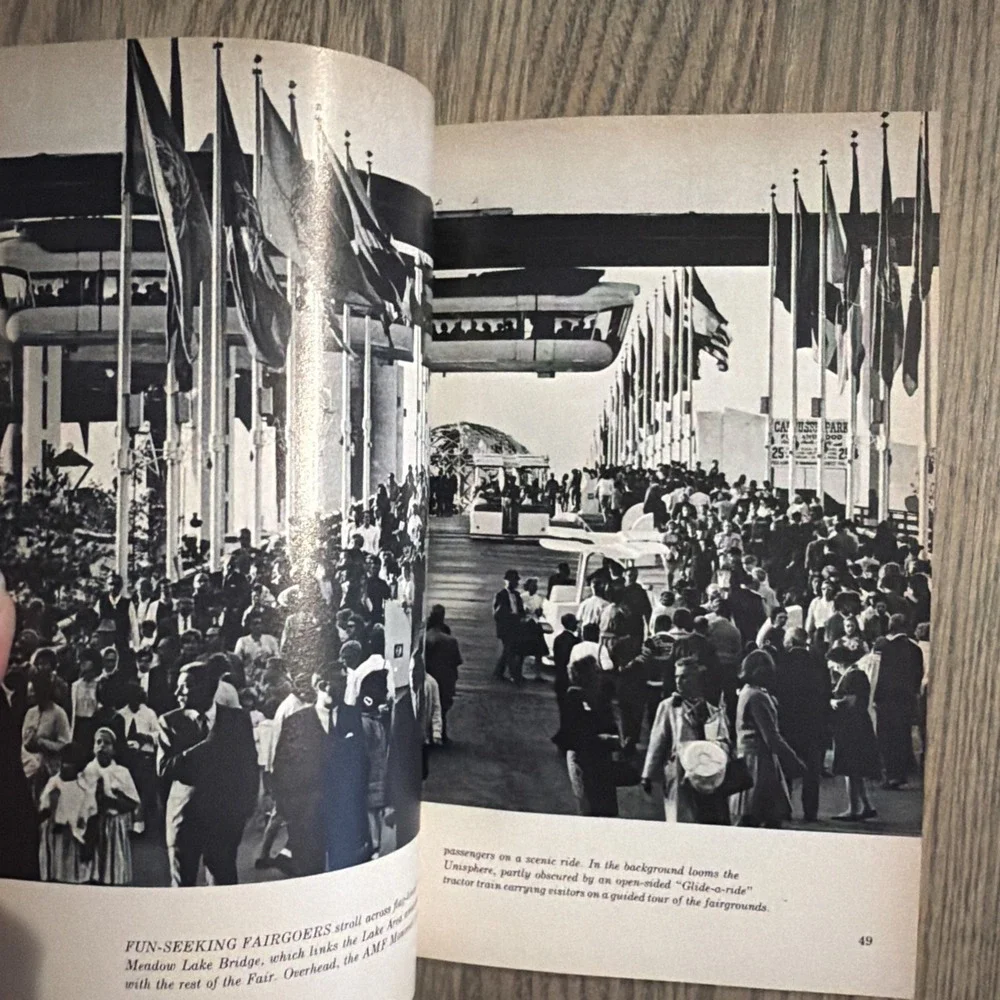 1965 NEW YORK WORLD'S FAIR Official Guide‎ Time Life 280pg Paperback Disney